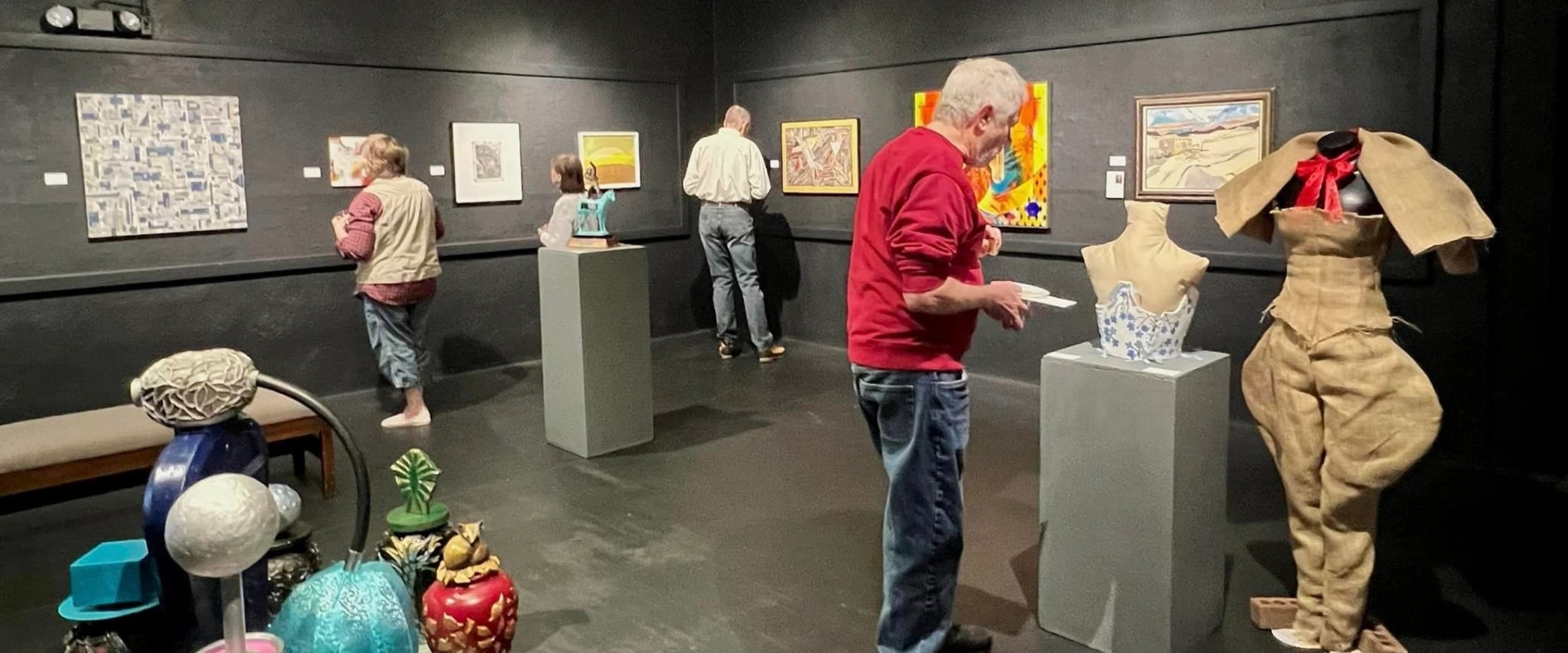 Discounts at Art Galleries in Hays County: What International Organizations Offer